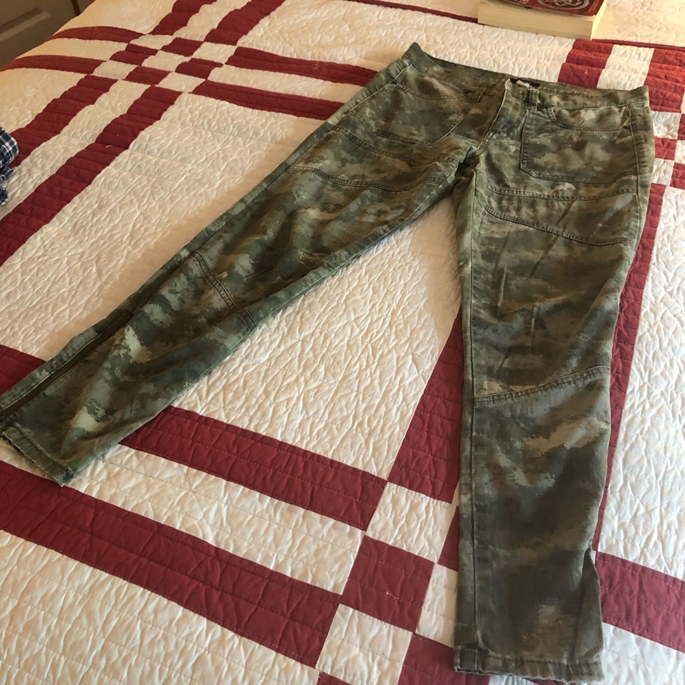 Camo straight leg pants. BDG.